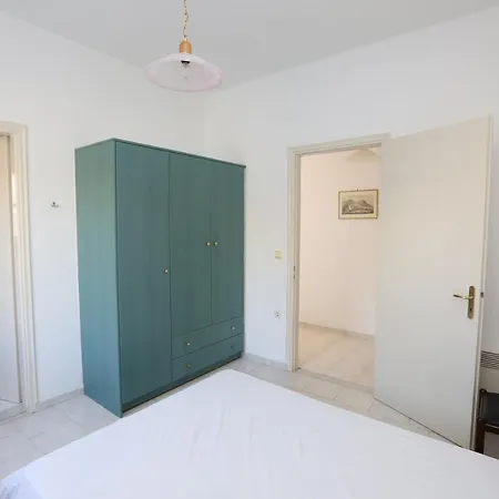 Azolimnos Rooms *