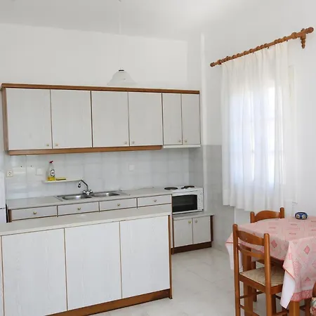 Azolimnos Rooms